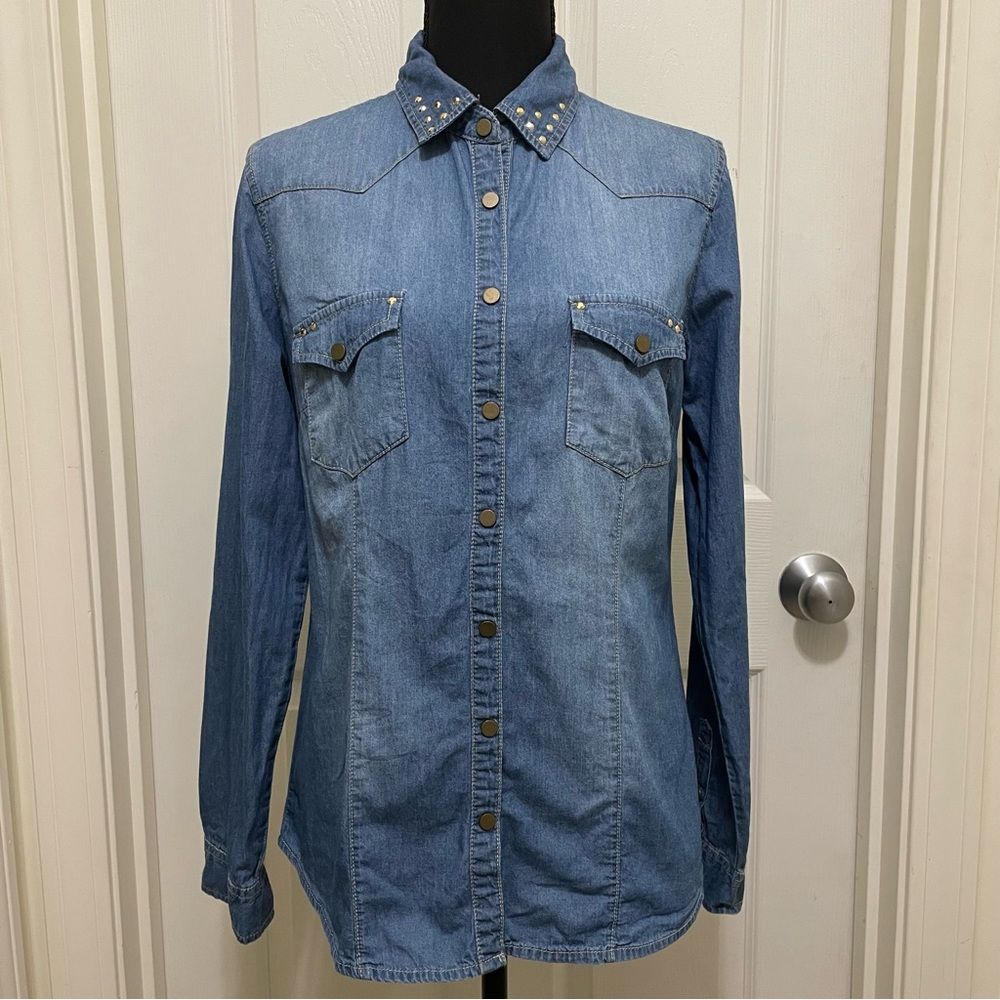 American Rag Denim Button-Up Shirt Medium Wash w/ Studded Collar Women’s Small